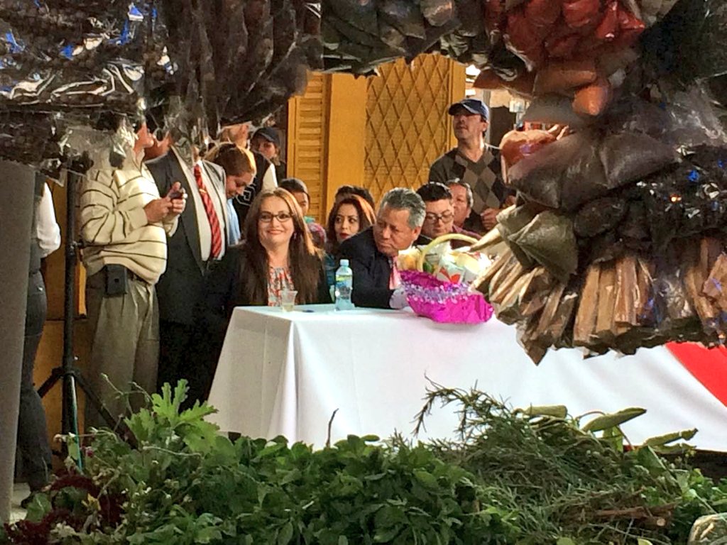 IvoneEsQuito's tweet photo. Agradezco a la Asociación 8 de marzo por esta invitación, siempre de la mano de la gente, caminando y compartiendo. Viva #Quito y viva Chiriyaku @Ecuafarandula https://t.co/542FAsoneW