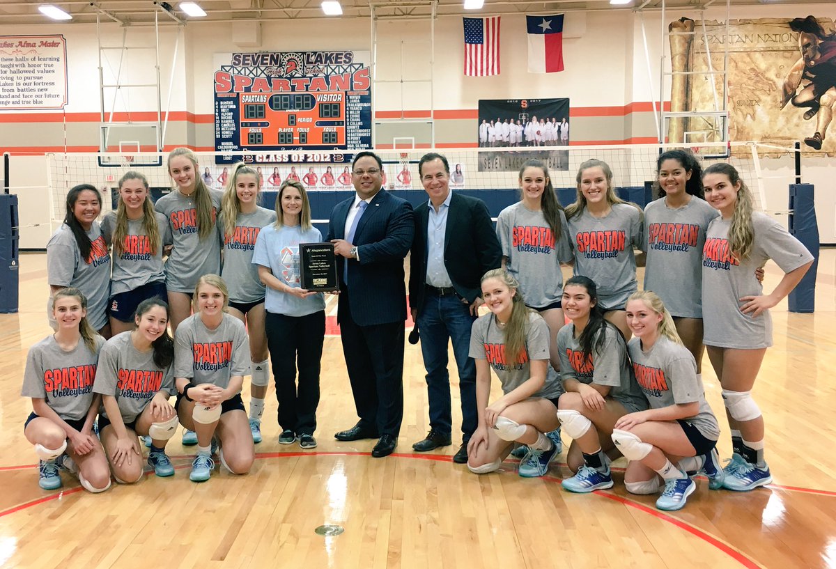 7LakesVBnews's tweet photo. Honored to be awarded @KUBE57 & Allegiance Bank’s Team of The Week! Thank you @ToddFreed57 for coming by!! https://t.co/DcSENEz9Lo
