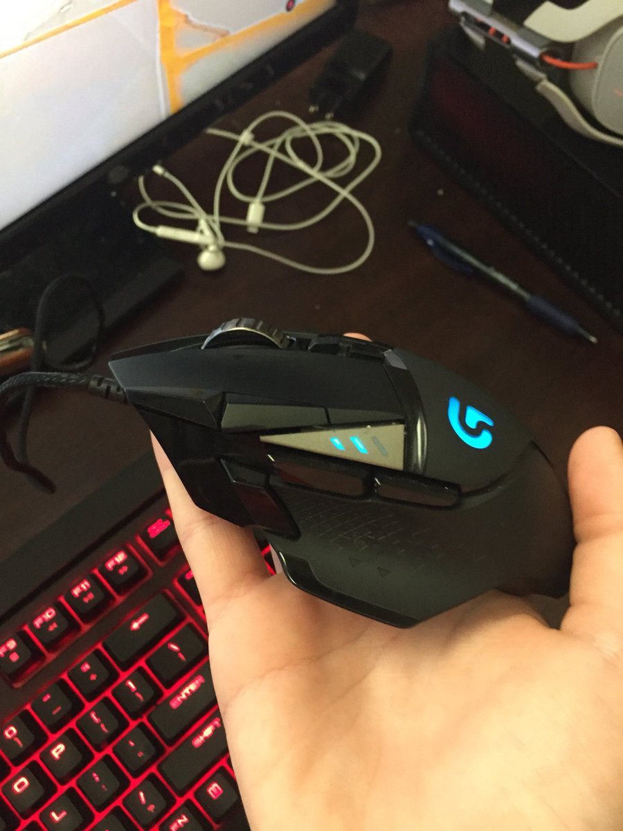 clumsyfaller's tweet image. New awesome computer mouse awesome!!😍😍🔥🔥 link in bio