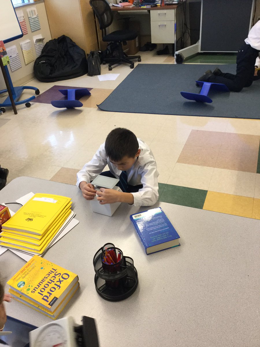 BISCLPYear5's tweet image. Testing out our measuring skills #fearlessfireflies #practicalmath #welovelearning