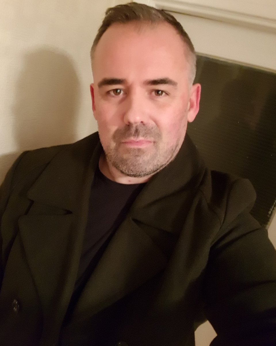 bobbyrob1974's tweet photo. Cleanse day means going out for a walk, not touching any food and getting a haircut which I badly needed. New doo, New healthy me oh and haven't had a drink for weeks #teetotal #alcoholfree #cleansday #healthy #newme https://t.co/NoTMI9YPTL