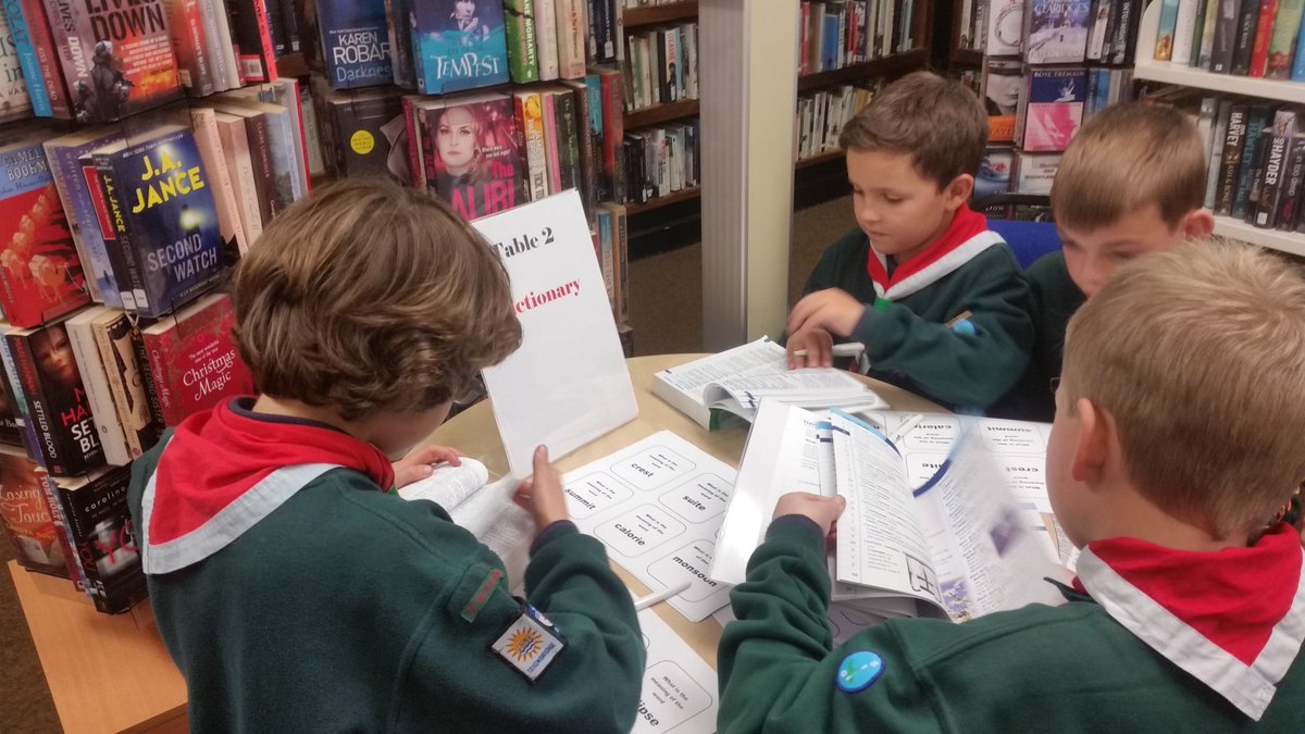 Thankyou to the Bovey Tracey library team for the book readers badge evening for the pack <a href="/DevonLibraries/">Devon Libraries</a> <a href="/DevonScouts/">DevonScouts</a> #buddingbookworms