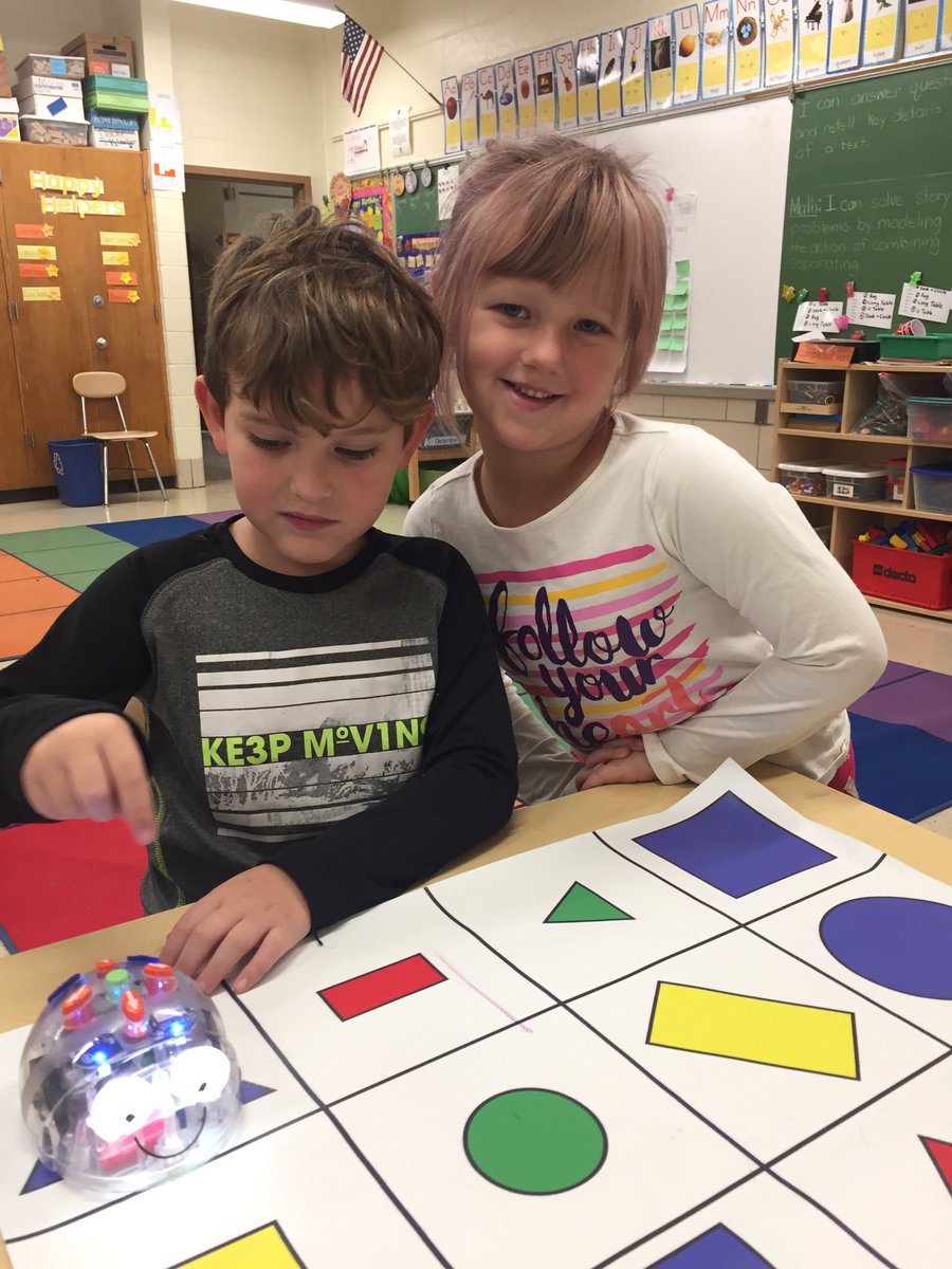 KHarmon17's tweet image. Coding continues...in gr 1. @Miletoclass @WarrenES_BCPS #solvingproblems #creativecoders
