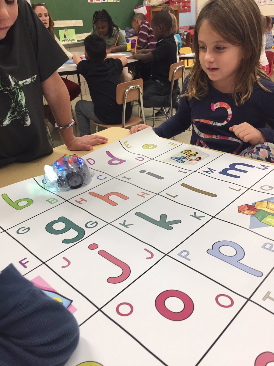 KHarmon17's tweet image. Coding continues...in gr 1. @Miletoclass @WarrenES_BCPS #solvingproblems #creativecoders
