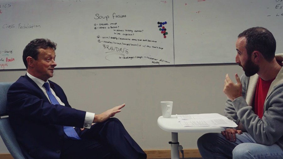 TheBristolCable's tweet image. Watch our exclusive interview with the chairman of Glencore – the world’s biggest mining company - recently named in the #ParadisePapers 
thebristolcable.org/2017/11/paradi…