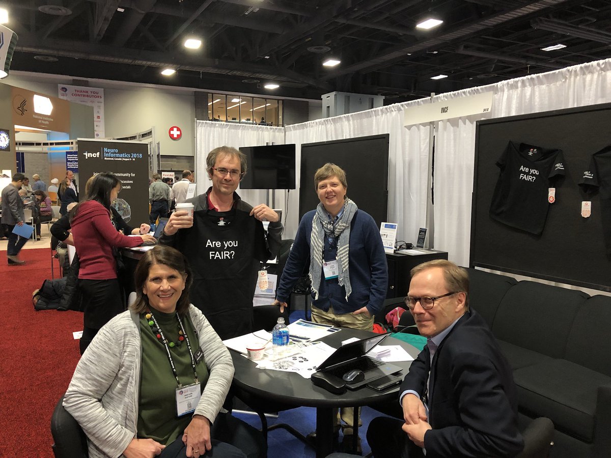 HawrylyczMike's tweet photo. With good friends interested in open standards at INCF booth #SFN17 @Allen_Institute https://t.co/EicXyjQ2O8