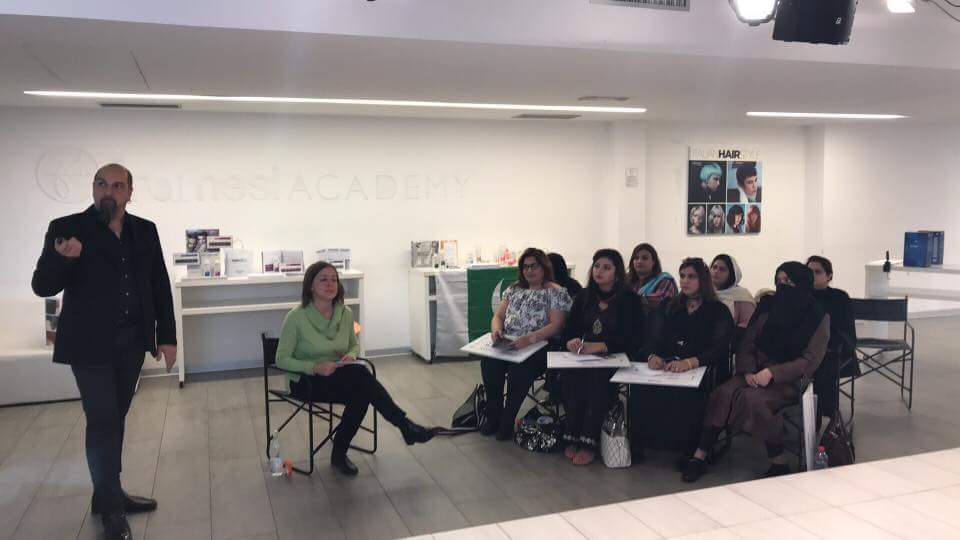 FramesiPK's tweet photo. Day 2 in Milan - Romano Peli training our experts and teaching them the correct techniques of using the Morphosis range. #FramesiProsInItaly https://t.co/bMX4bG2AZF