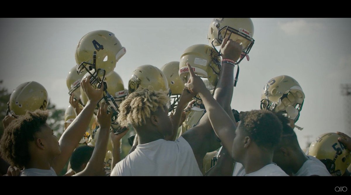 DLPMediaGroup's tweet photo. We’re so excited about our upcoming special with the NFL, which combines two of America's favorite things: family and football. November 24th, the Friday after Thanksgiving! #NFLFootballFamilies @nflnetwork https://t.co/IoGTKKjBE5
