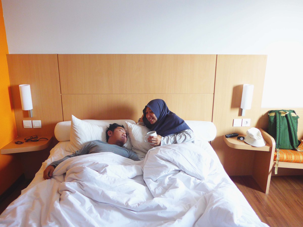 Seneng deh, sekarang styacation bisa berdua suami. Pas banget juga waktu hari jadi bulan lalu diundang ke <a href="/ibisSerpong/">ibis Gading Serpong</a>! Baca ceritanya di sini: travelmulu.com/post/167111774…