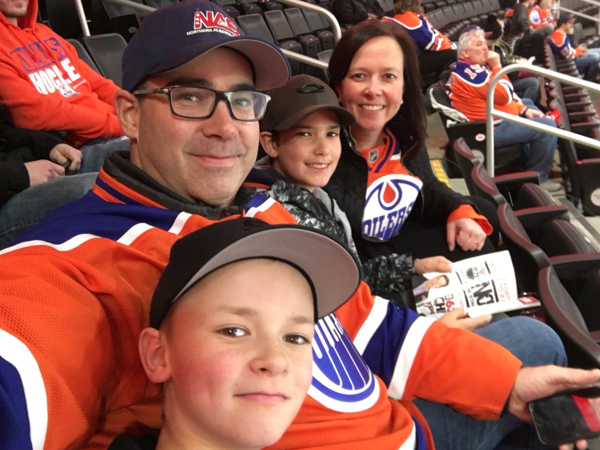 zacharkos's tweet photo. Excited to see the first LV Golden Knights game in Edmonton!! #LetsGoOilers https://t.co/YyXIxbO6Ji