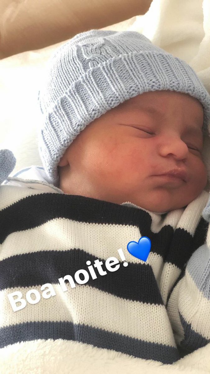 MyLoveLM's tweet photo. Vou indo dormir, mas antes mais uma do Miguel pra alegrar a noite de vcs, é lindo demais gente 😍😍 Só vai dar ele no fc agora Lu 💙😂 https://t.co/fAvnLz2T6o