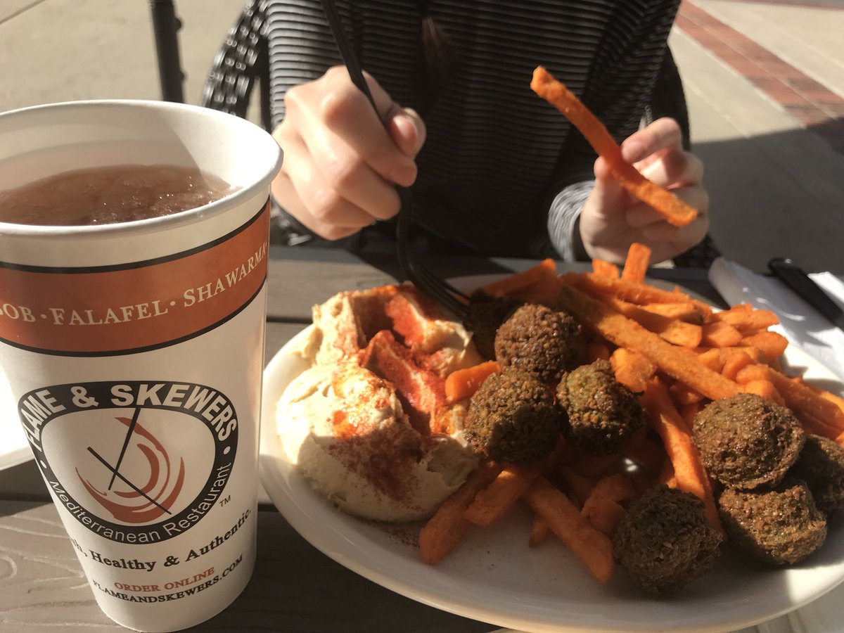 noellbulka's tweet photo. #greekfood #sweetpotatofries #hummis #falafel #flamesandskewers #bestfood @samanthabulka #actor #singersongwriter #model #veganfood https://t.co/TFUrxsivMG