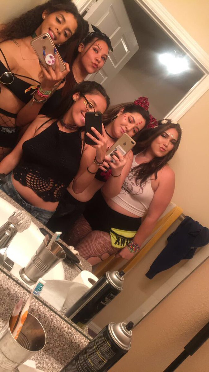 yanelistapia's tweet photo. #l8post from EDC Orlando, no words can describe the fun we had this weekend β€οΈππ https://t.co/PqaeFV4378