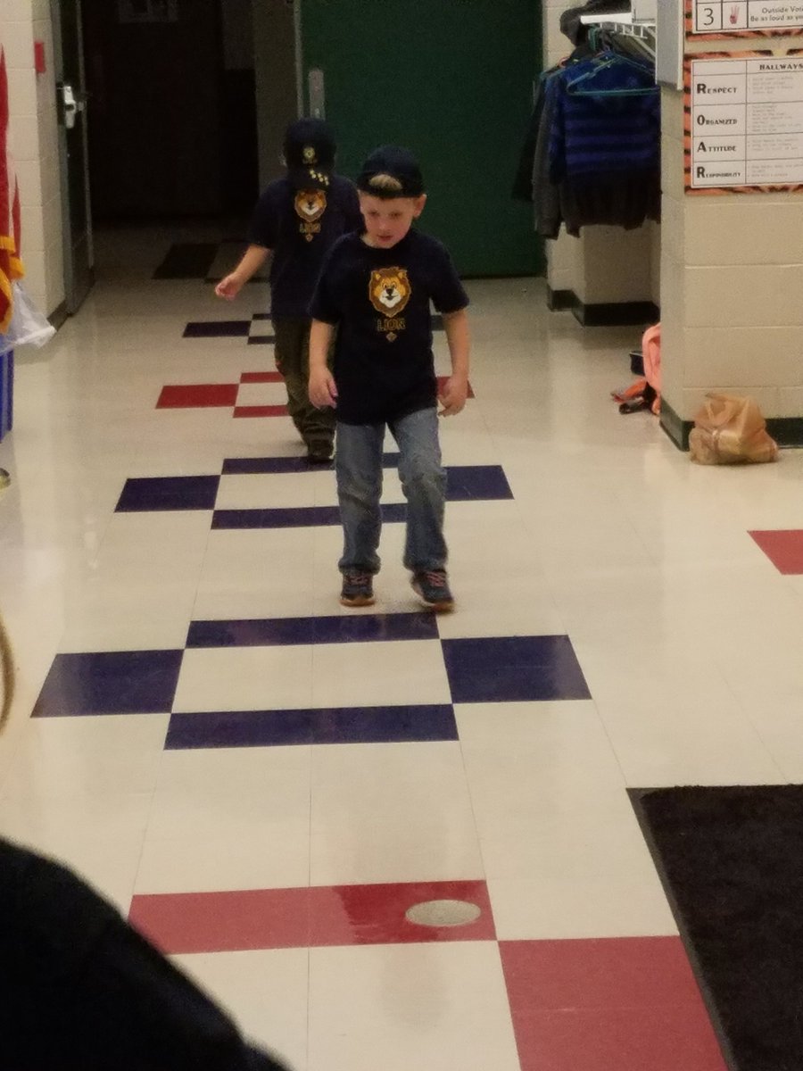 alyssamiller03's tweet photo. Why does RES rock? Because our principal is a Lion Cub parent and we rock it out. #lioncubscouts #pack702 #funontherun @RES_Tigers @TransylvaniaSch @ScottAStrickler https://t.co/flPZs3cmsy