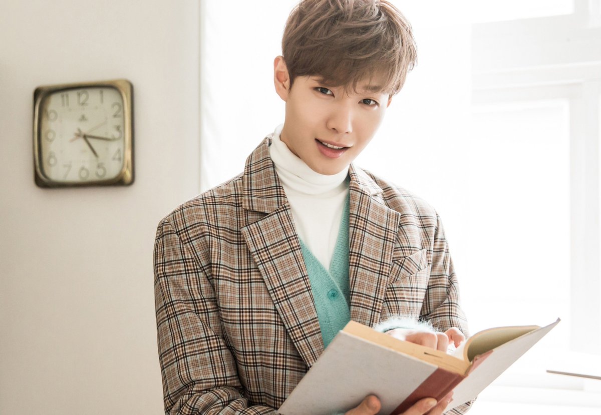 FNC_ENT's tweet photo. HONEYST 2ND SINGLE ALBUM

JACKET PHOTO OPEN!
ALBUM RELEASE 2017.11.22 6PM

#허니스트 #HONEYST #허니스트자켓 #2NDSINGLEALBUM #연애하고싶은데요 https://t.co/RAhU1i824P