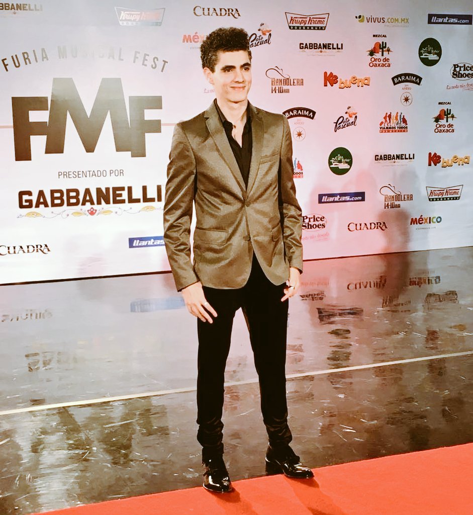OmarYubeili's tweet photo. Buenas noches mi amor! #FuriaMusicalFest 🔥💯 https://t.co/EOqTLNIDWo