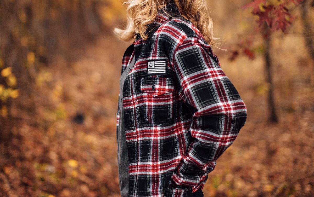 SStandardCo's tweet photo. Retweet for your chance to win a Southern Standard flannel! Must be following to win. https://t.co/hVsmBIUKjM