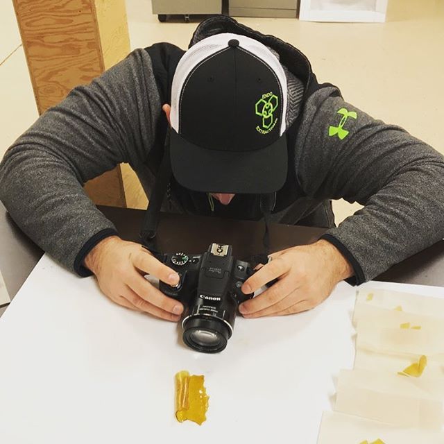 EndoExtractions's tweet photo. What you see is what you get! Our labels have custom product shots ๐ #endoextracts #custom #pullandsnap #pullandsnapshatter #bubbakush #dabs #dabstagram #cannabiscommunity #cannabismovement #cannabislove #cloudsovercanada https://t.co/b2oeu53mFk https://t.co/wj12LrXhNj