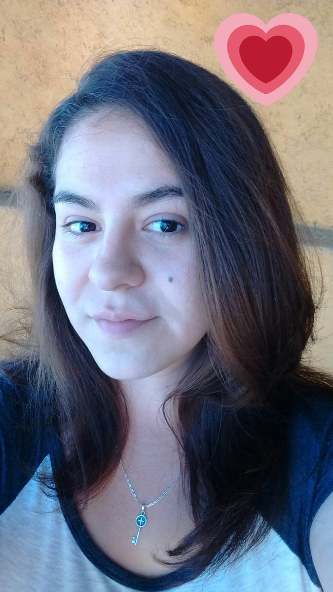 itzcatrock's tweet photo. Hoy tocó corte de mechitas 💇💇💇 #0makeup #FelizMartes #Vanity https://t.co/K88qEqMfLt