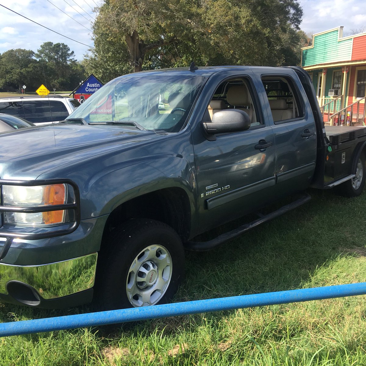 KleinMotorCo's tweet image. For Sale: 2009 GMC Sierra 2500
.
.
.
#ForSale #GMCTrucks #diesel #dieseltrucks #flatbed #flatbedtruck #gmcsierra #KleinMotorCo