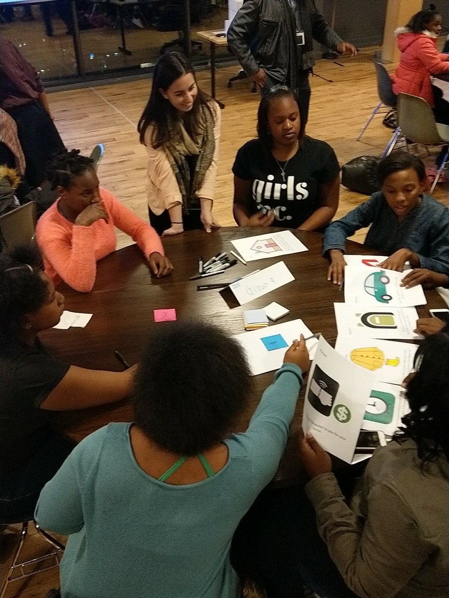 IamEboneiGenus's tweet photo. Tilden Middle and Girl's Inc at our third Band 7 Bee School Community event. We're committed to building a passion for STEM in our Philly youth. It started with IoT. #bee7buzz @TheBeeSchool https://t.co/OIgDq4vnG6