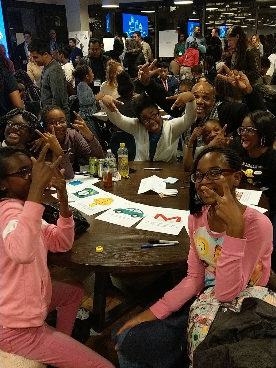 IamEboneiGenus's tweet photo. Tilden Middle and Girl's Inc at our third Band 7 Bee School Community event. We're committed to building a passion for STEM in our Philly youth. It started with IoT. #bee7buzz @TheBeeSchool https://t.co/OIgDq4vnG6