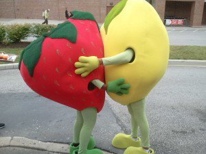 Here are 8 essential emotions that #marketers should be using to attract #customers >> hubs.ly/H08Rkst0 <a href="/Montagemktg/">Montage Marketing</a> #B2C