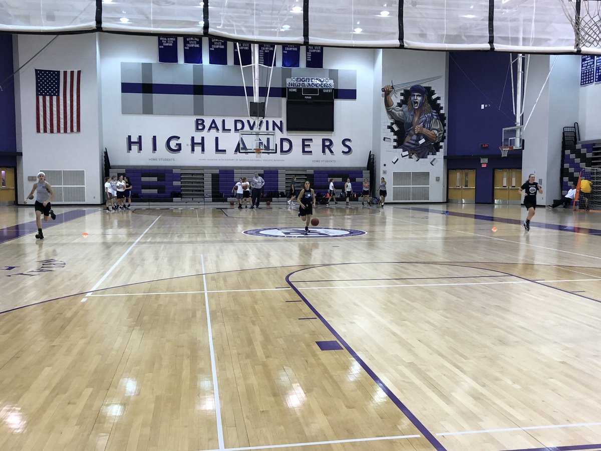highlanders_GBB's tweet photo. One last preseason workout before day one🏀💪🏽 Thank you @ScoringFactory for working our girls out!!! https://t.co/EIv980Vq8X