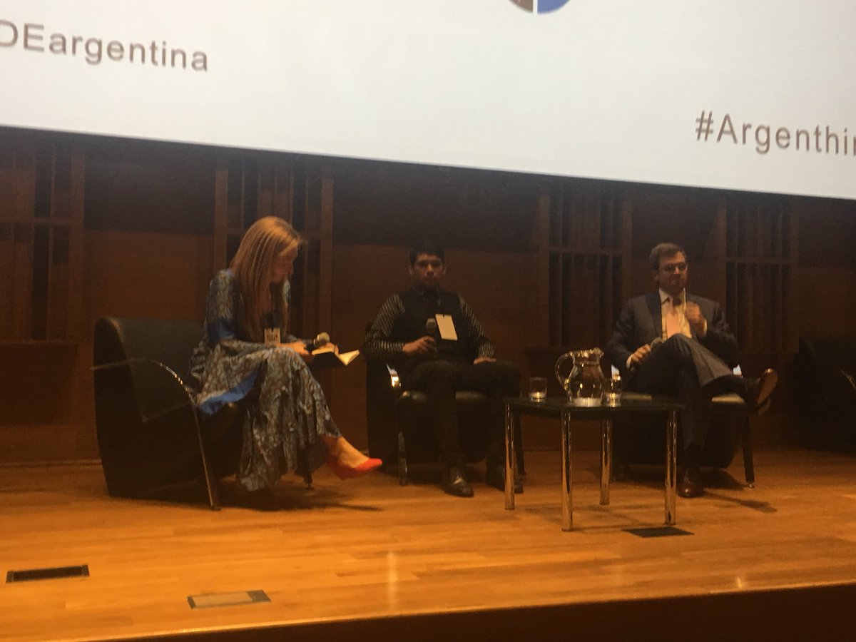 Leohernandez_'s tweet photo. Ser emprendedor es la manera en la que uno va usar su vida para hacer lo q le apasiona. Daniel Simons en #Argenthink @ACDEargentina https://t.co/9Dnetwhngz