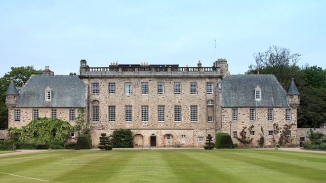 JohnJohnwilsons's tweet photo. Did you know Duchy of Cornwall @ClarenceHouse that your £58,109 and Edith @wolfsonfdn your £302,699 donation, was being used in this way? This was meant for disadvantaged students to gain admission, not to keep the school afloat. #unfair #unethical #school #charity #Gordonstoun https://t.co/h8uisQjMdj