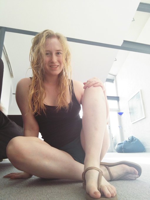 It's most certainly flip flop weather today on Melbourne! Have a wicked Wednesday everyone! https://t<a href="/tag/adultwork"class="tags"><span>#adultwork</span></a>