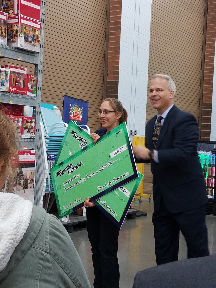 Bknissel2's tweet photo. #specialolympics #timshriver
#streetsboroohio   Chrissy Motz has raised over 25k for special olympics and competes as an athlete. A generosity award for her devotion and volunteerism. https://t.co/mQRcrBuqMZ