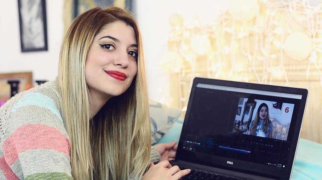 windows_latam's tweet photo. Con Windows, la YouTuber Helsy, edita y sube videos donde sea. Anímate como nuestra #WindowsFan e #IniciaAlgoNuevo. https://t.co/JMUeWB2Vuv https://t.co/bfZg9y4oqr