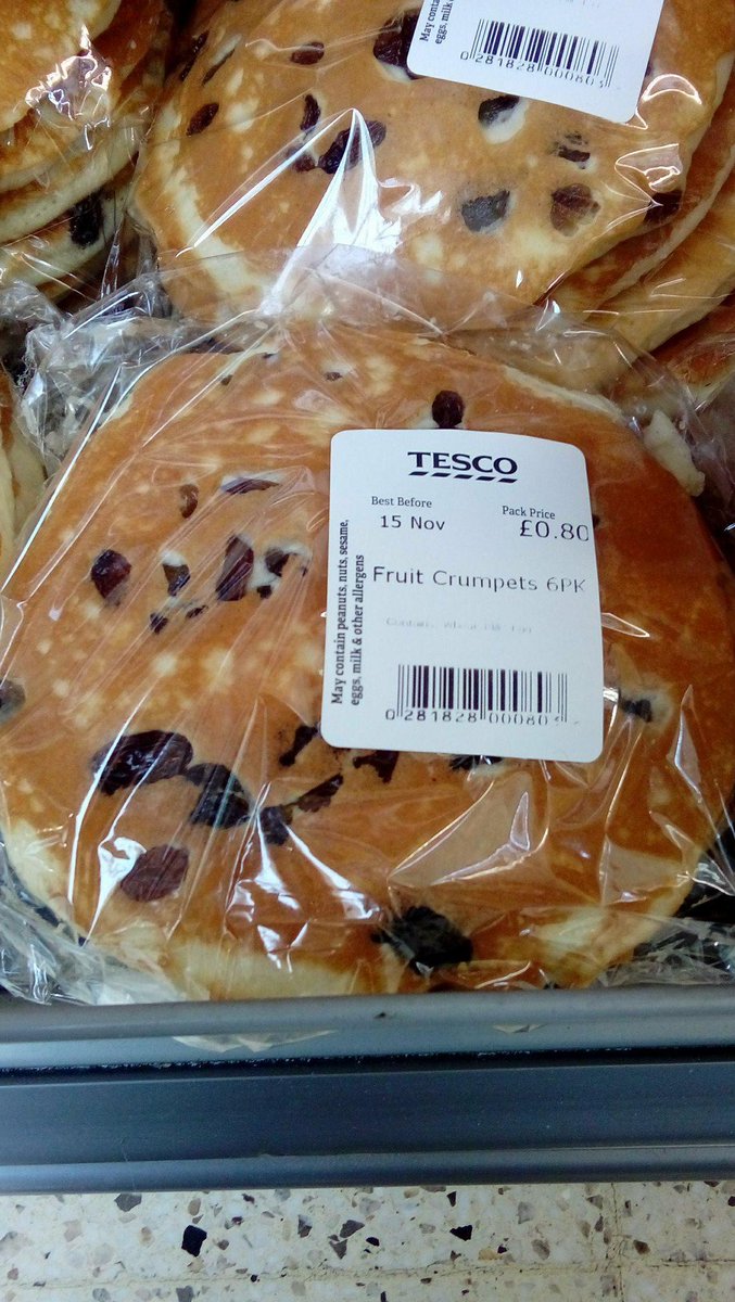 TAKEOFFSCOTLAND's tweet photo. @Warburtons What the heck are @Tesco trying to pass off as #crumpets? You need to show them how it's done! #thatsnotacrumpet #flatasapancake https://t.co/lg1WaEKIcR