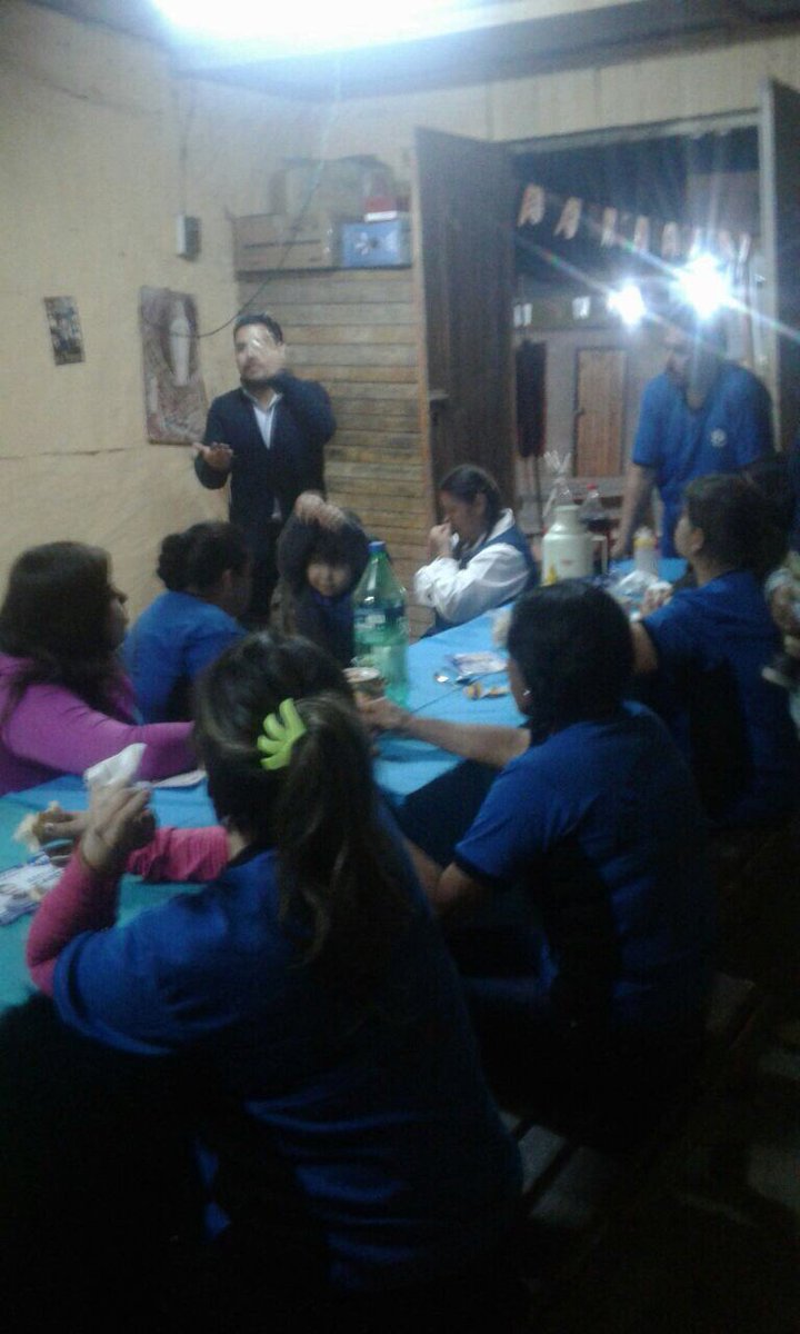 CastroCore's tweet photo. Compartiendo con esta bella y noble agrupación👉🏼gracias por la invitacion y por todo su cariño y apoyo‼️🔜VOTA F-1️⃣1️⃣9️⃣
-/-Arturo Castro Oyarzun 
Consejero Regional CORE 
❤️#Tocopilla ❤️#MariaElena https://t.co/Hcnp3Br5U0