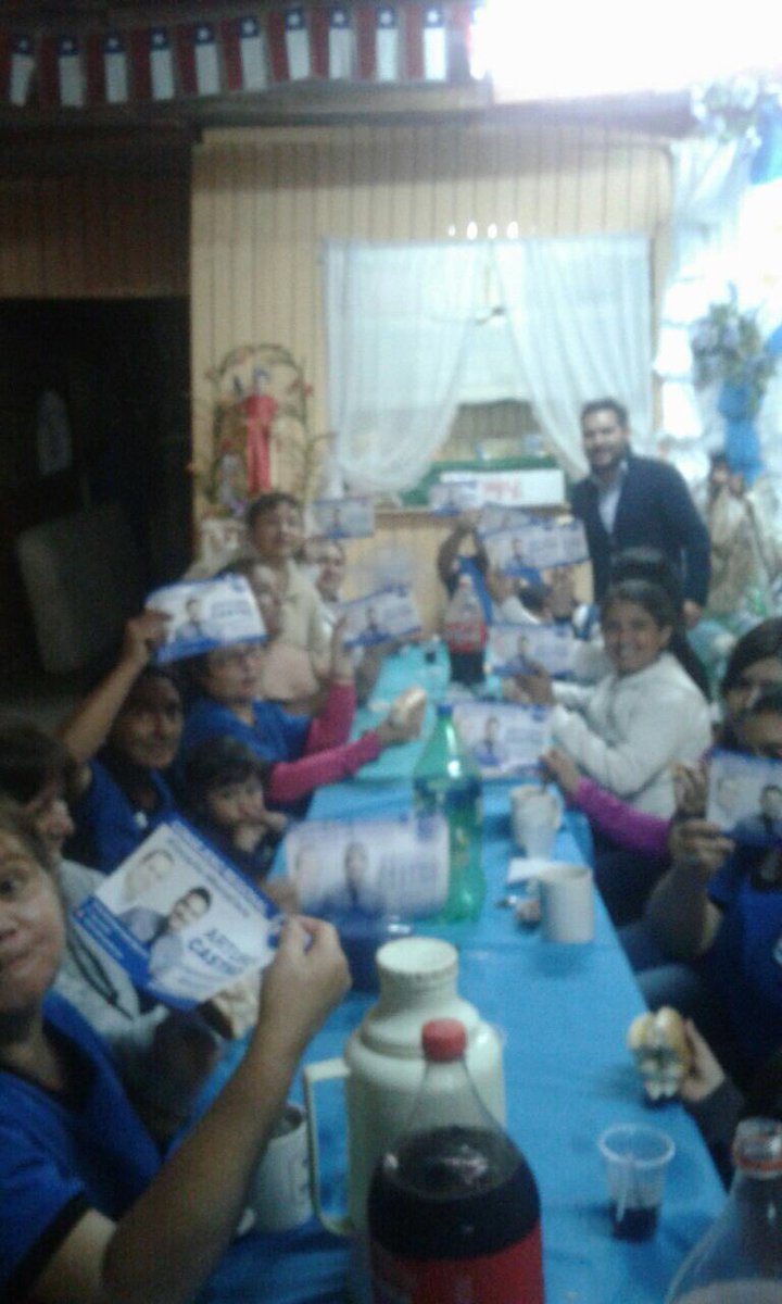 CastroCore's tweet photo. Compartiendo con esta bella y noble agrupación👉🏼gracias por la invitacion y por todo su cariño y apoyo‼️🔜VOTA F-1️⃣1️⃣9️⃣
-/-Arturo Castro Oyarzun 
Consejero Regional CORE 
❤️#Tocopilla ❤️#MariaElena https://t.co/Hcnp3Br5U0