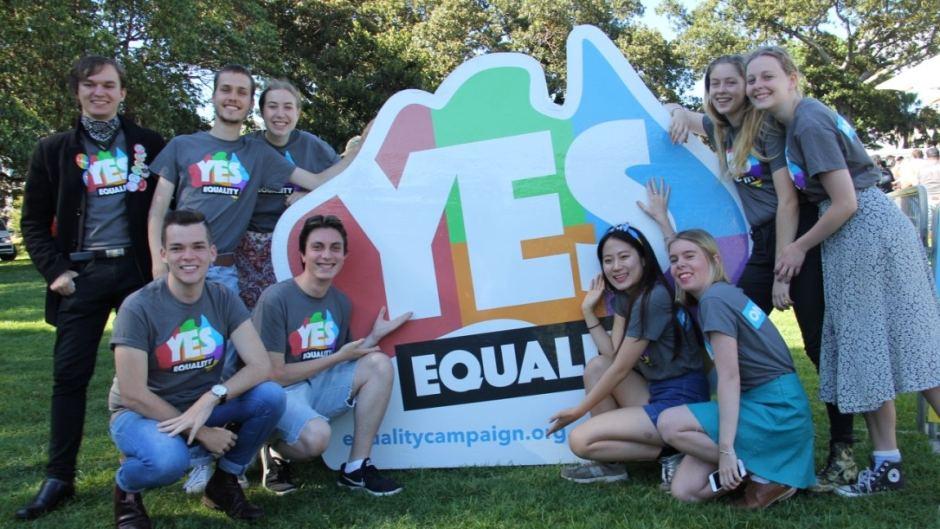 ABCaustralia's tweet photo. Australians have voted in favour of allowing same-sex couples to get married https://t.co/ojQSW9UTXP | @abcnews https://t.co/uTPNGhp60R