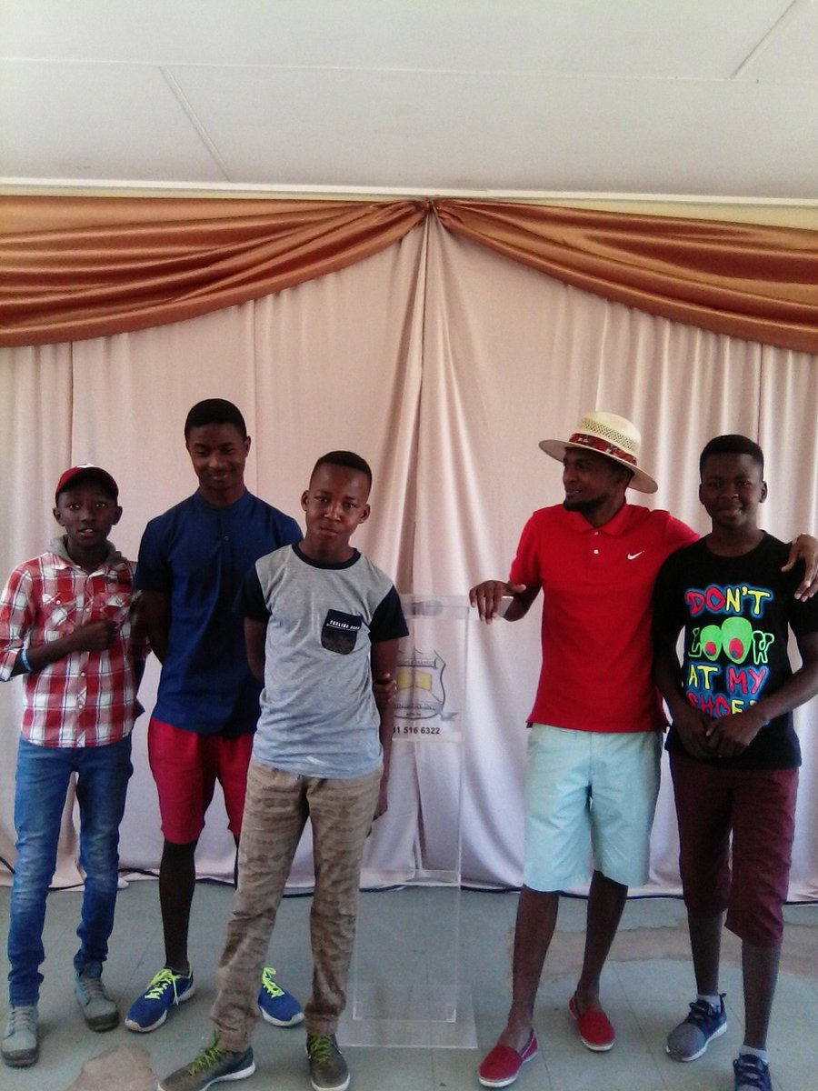 Qinisani25's tweet photo. Our youth@ Elihle Isango ministry International https://t.co/mObAqDxXrR