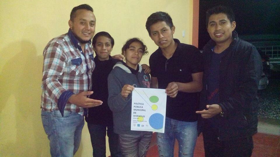 fundamyrnamack's tweet photo. El día de ayer el Concejo Municipal de Santa Cruz Verapaz aprobó la Política Pública Municipal de la Juventud. La política se impulsó a través de jóvenes organizados, con el apoyo técnico y metodológico de la Fundación Myrna Mack; y  apoyo financiero de ICCO, INL y PPM. https://t.co/eRmigv8yTR