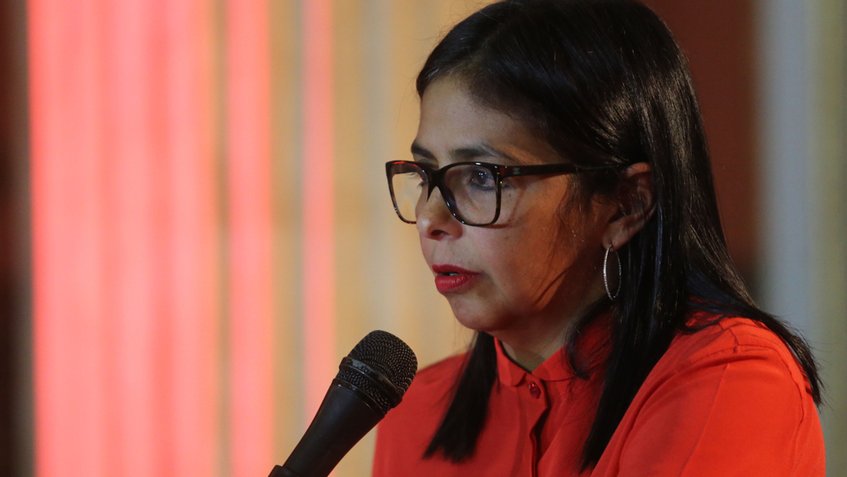 SoyVenezuelaX's tweet photo. Delcy Rodríguez consideró como "un absurdo" sanciones de la UE contra Venezuela: "Los imperios decadentes han decidido sumar sus esfuerzos en contra de Venezuela... Han tenido suficientes derrotas, y tendrán muchas más", puntualizó Rodríguez en sesión de… https://t.co/fnMqzCXkNR https://t.co/DgxKd7WvUc