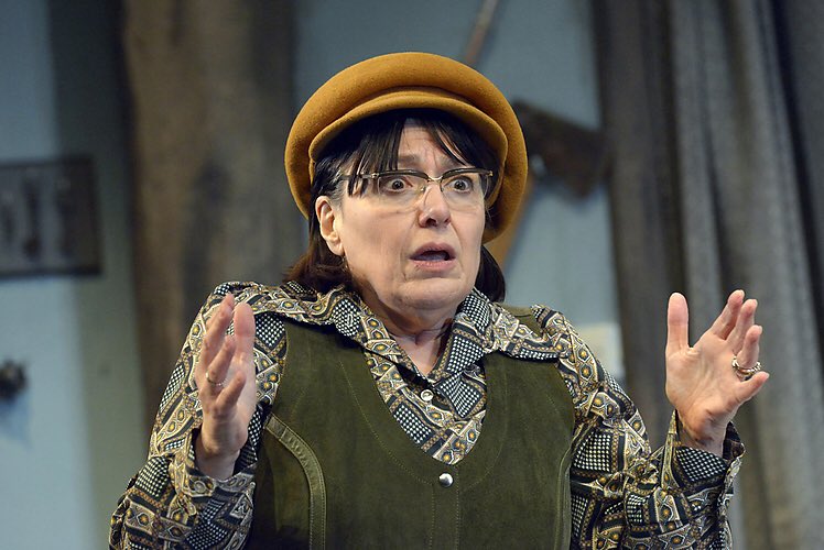 BelfieldWard's tweet photo. Glorious fun @deathtraptour tonight @RichmondTheatre with Comedy gold @beverleyklein &amp; a cracking cast expertly directed by @AdamPenford https://t.co/OuABT7JNLi