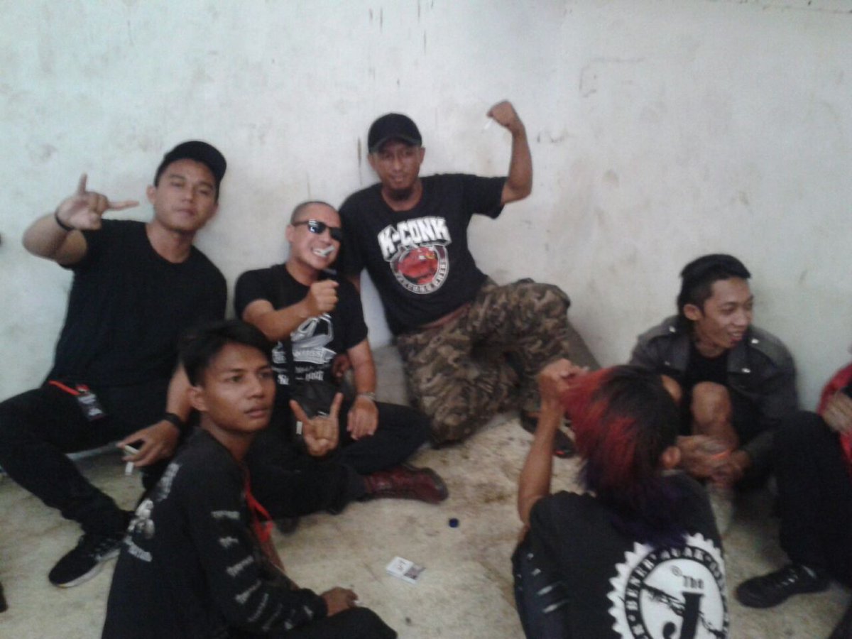 discausepunk's tweet photo. Tasikmalaya bersatu VII, Nov 5th 2017
#discause #punk #punkrock #tasikmalaya https://t.co/4LDRm1TjPL