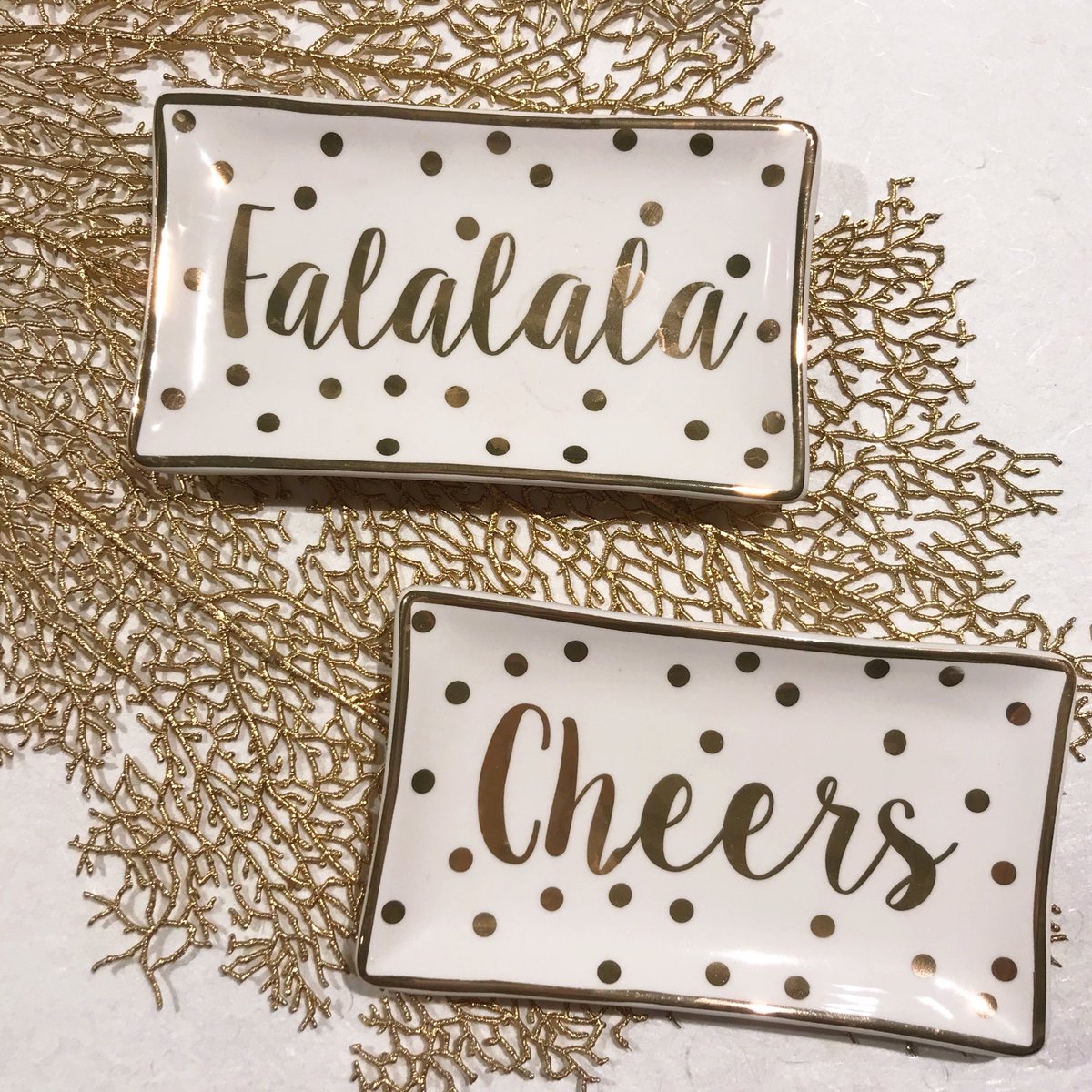 prettiestpres's tweet photo. Our Christmas open house is this Saturday from 10-6! There will be a complimentary hot chocolate bar, door prizes, draw your discount and more! https://t.co/1WsoomtgRl