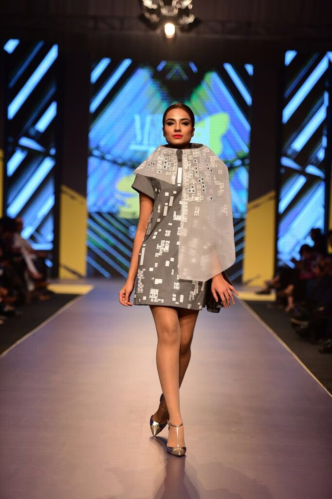 LifeStyle_DT's tweet photo. #SobiaHalar highlights child rights on the ramp just in time for Children’s Day, reports @cheenaagha 🧒
https://t.co/9UGYMwHyK4 https://t.co/f2IukRMZKx