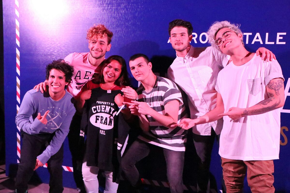 mel__mm_'s tweet photo. Fue un día increíble! Los amo y gracias por este momento. 😍❤️ #Aerofest17 https://t.co/KuOLesKzjX