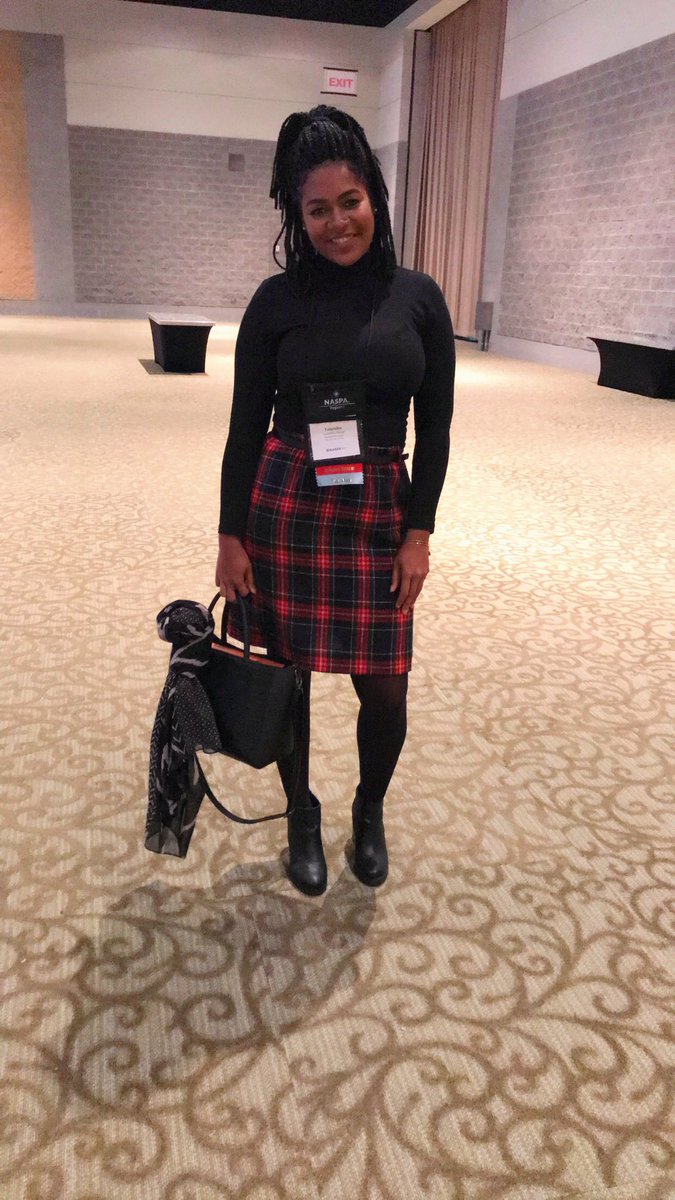 ohthatsteeee_'s tweet image. Striving to be better than the person I was yesterday... #ConferenceMode