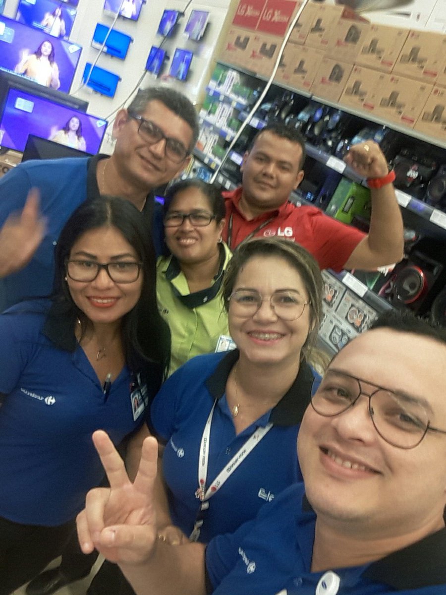 smylen_santos's tweet photo. Estamos Adorando o peladao 2017 #peladaoabordo https://t.co/gaiyf2Eaen