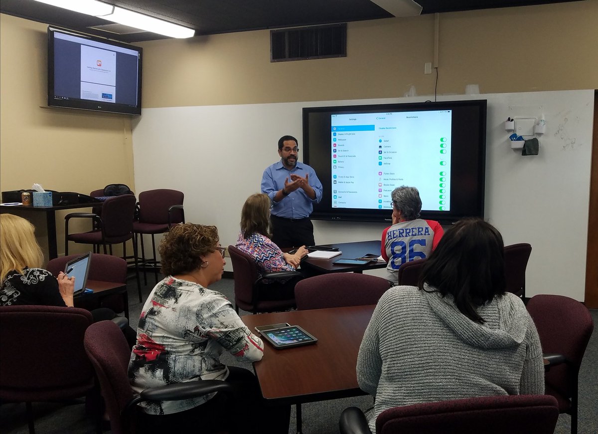 TeachingNChucks's tweet photo. Teachers loved @danperez4ed & @pwagnerlcisd #AppleClassroom session. #monitoring #ipadmanagement #TeamLCISD https://t.co/jK4SX2u6eK