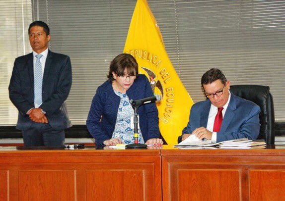 🇪🇨 | La <a href="/FiscaliaEcuador/">Fiscalía Ecuador</a> informa que tras estudiar la pruebas presentadas ha decidido iniciar el JUICIO por “Asociación Ilícita” en el #CasoOdebrecht  al Vicepresidente Jorge Glas + 12 implicados.

#UltimaHora #Urgente #Ecuador