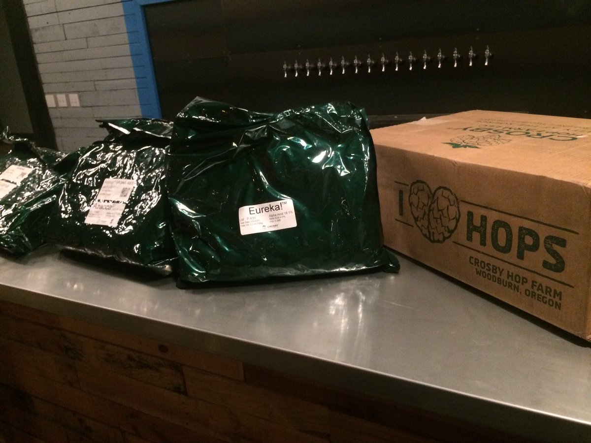 StrangeDaysBeer's tweet image. After months of a lot of non-beer work, this hop delivery from @CrosbyHops is soooo satisfying! Making beer soon!